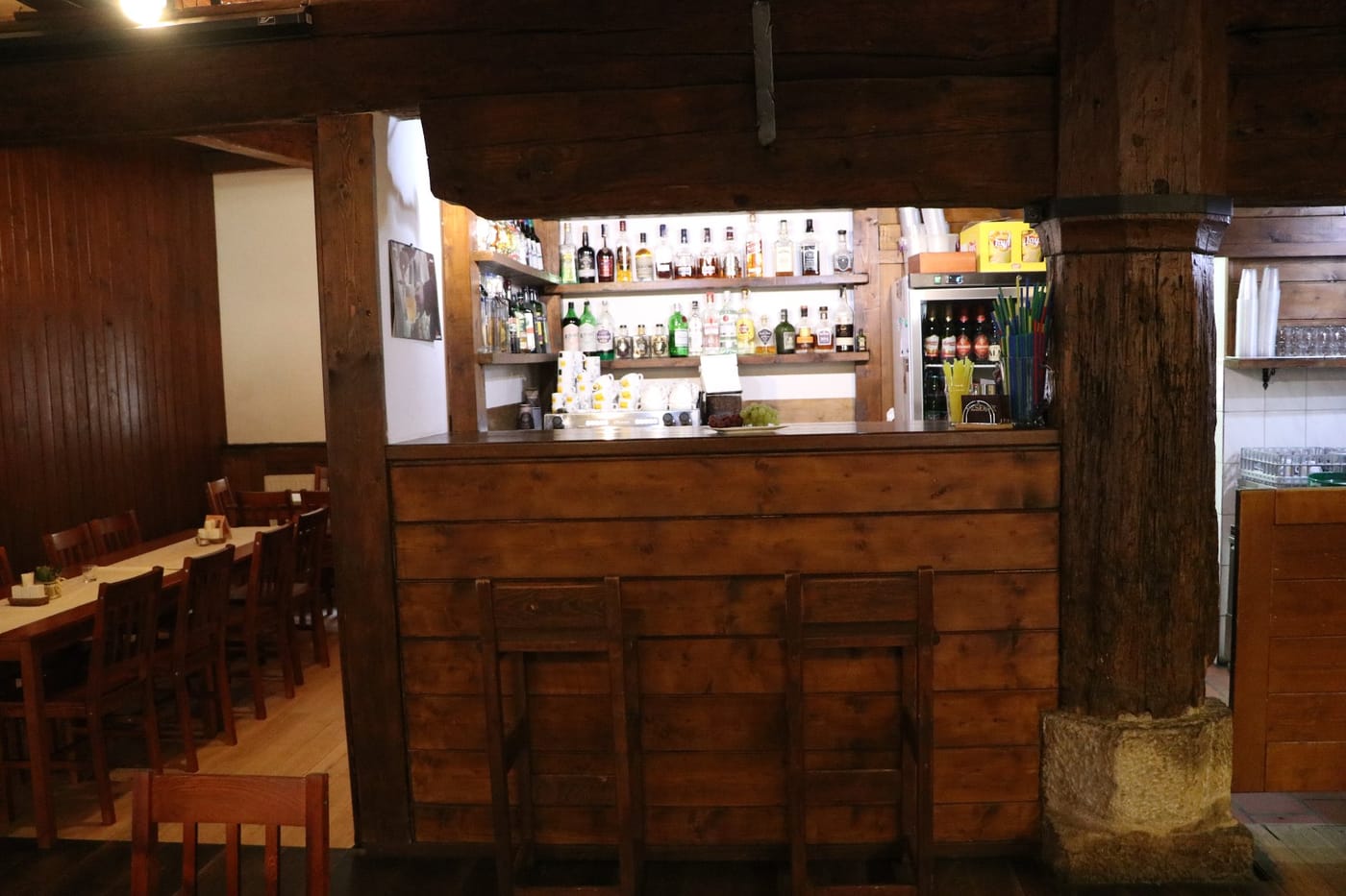 Raut — bufetový stůl