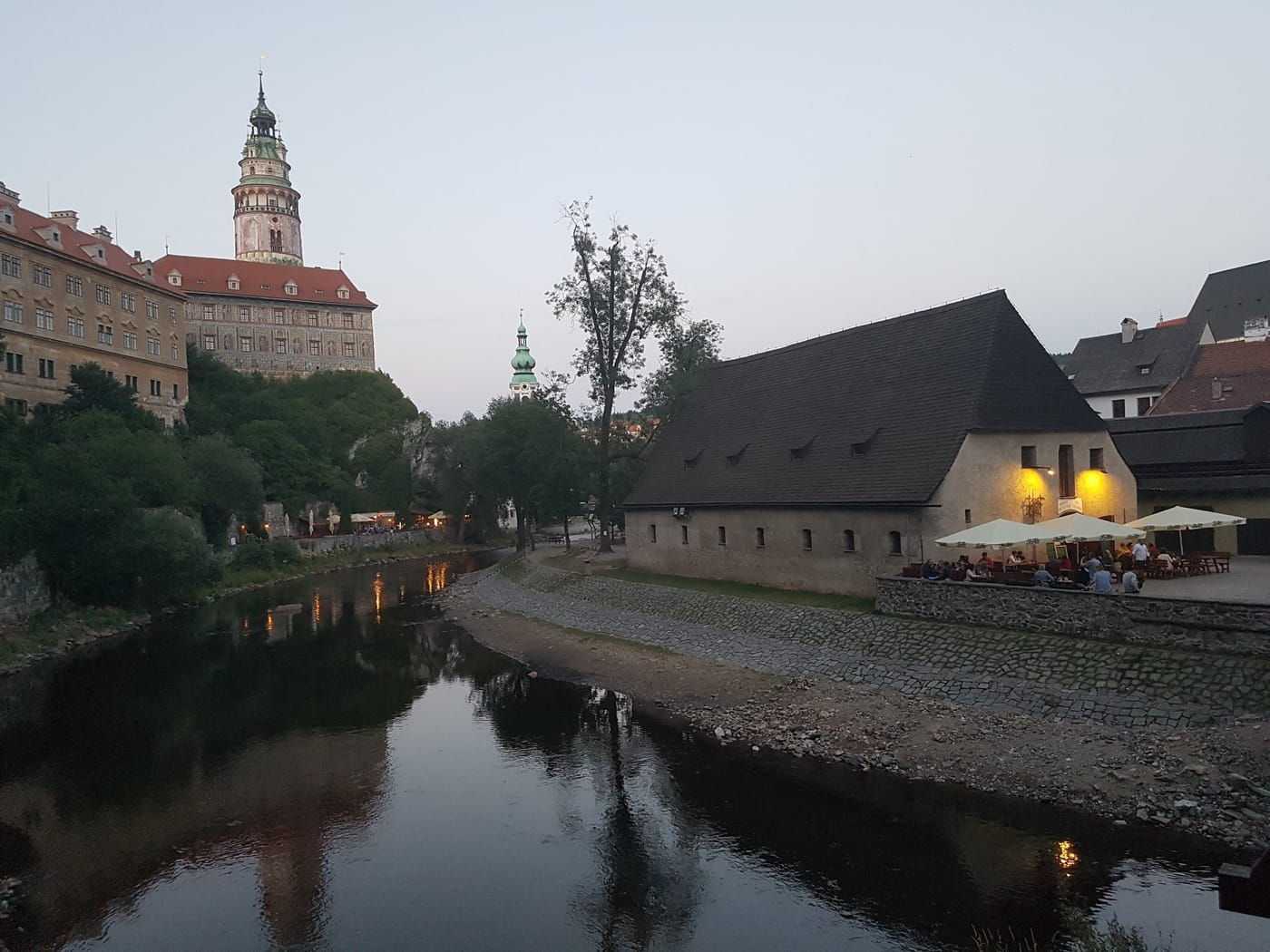 Pohled na sál — titulní fotografie menu